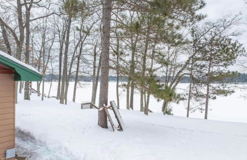Bayview Cottage 3BR Fireplace Lakefront - Photo 24