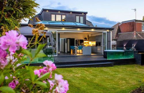 Luxury 4-Bedroom High-End Home, Includes Jacuzzi and Pool Table - Foto 45