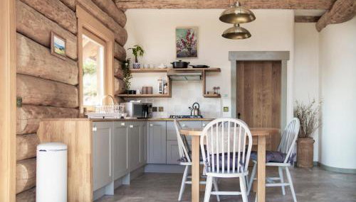 Wild Nurture Eco Luxury Offgrid Log Cabin - Foto 2