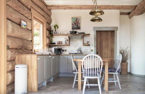 Wild Nurture Eco Luxury Offgrid Log Cabin - Foto 2