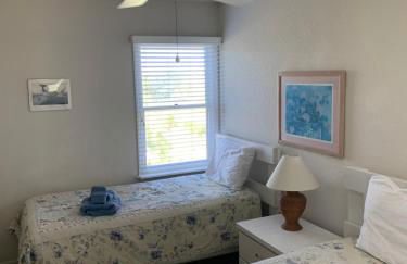 Pets OK Rest A Shored A Secure and Comfortable Home Flat Screen T Vs In All Rooms Fully Stocked With Plenty Of Amenities Private Inground Pool Gas Fireplace Rents Sat to Sat Full Weeks only - Foto 32