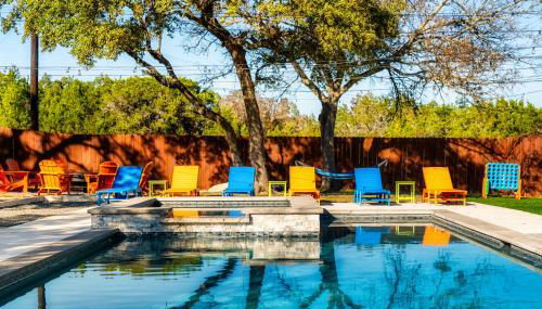 Heart of Lake Travis-Hot Tub&Pool-Black Light Room - Foto 2, sunbed