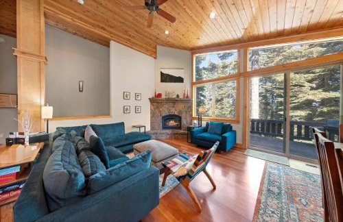 Skislope Manor - Spacious Tahoe Donner 4 BR with Gorgeous Home Theater and Hot Tub - Foto 1