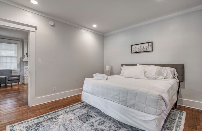 The Rolling Stone Near Downtown - Photo 10