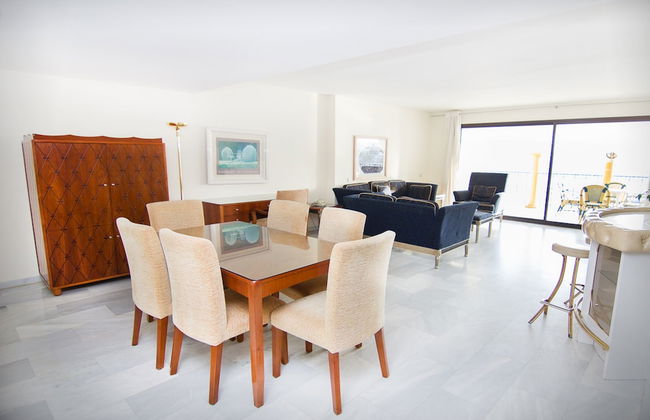 Park Plaza Suites Apartamentos - Photo 19