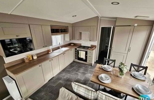 Serenity - Luxury Hot Tub, Sunnymede, Fantasy Island, Ramped Access, Parking, 2 dogs max - East Coast Holidays - Foto 9