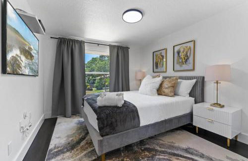 Luxury pool home near the beach! - Foto 41