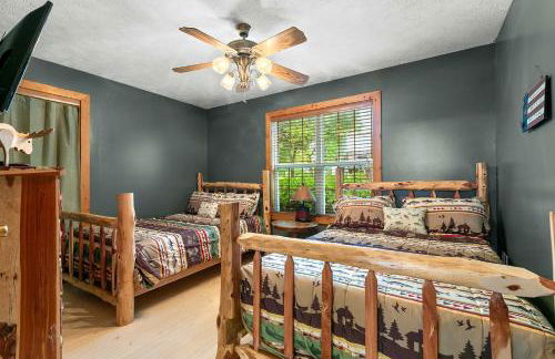 Walk to Lake Lampe Cabin with Fireplace and Deck! - Foto 18