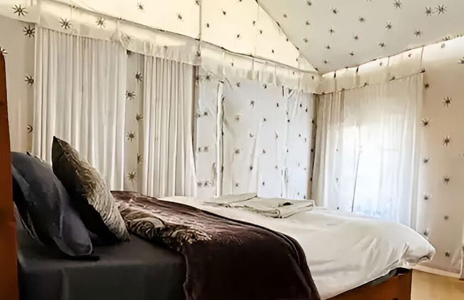 Hollywood Camps and Restaurant Bir - Foto 10