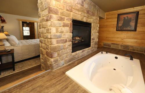 Splash Time Cinema - Six Bedroom Chalet - Photo 18