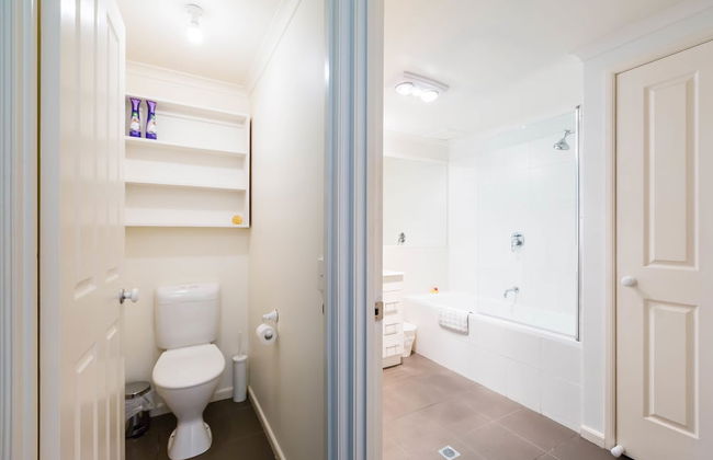 AMAL, 1BDR North Melbourne Apartment - Photo 12