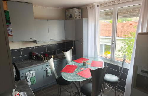 independent apartment in house with 3 bedrooms - Foto 18