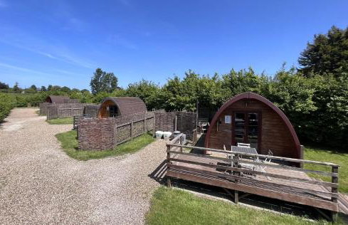 MegaPod 1 at Lee Wick Farm Cottages & Glamping - Foto 6