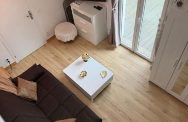 The Little Oak - tiny house with bed on mezzanine & terrace - from 1 to 4 p Disney, Paris & CDG - Foto 46