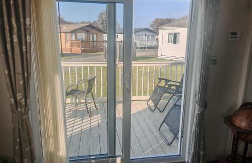 Manor Park Dog Friendly 2 bed, 6 berth Lodge with decking 600 Yard's From The Beach In Hunstanton - Foto 21