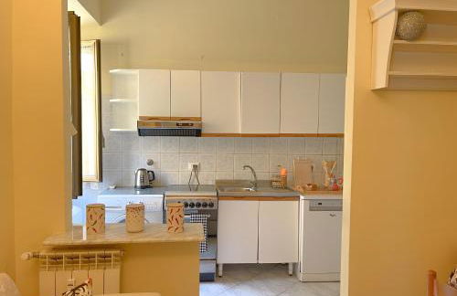 MARIA TERESA Apartment II - Refined Living with Excellent City Links - Via Alessandria - QUARTIERE TRIESTE - Foto 15