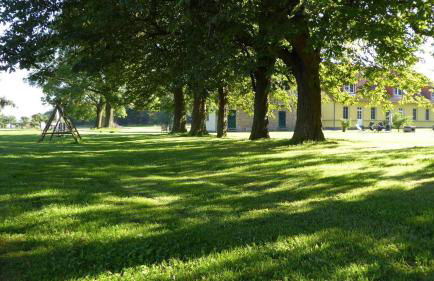 Gut-Rattelvitz-Galerie-D-hochwertig-Sauna-Kamin-eTankstelle-Spielscheune-15-000qm-Parkland - Photo 63