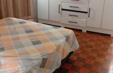 Quarto com sacada possui cama de casal, ventilador e guarda-roupa - Photo 9