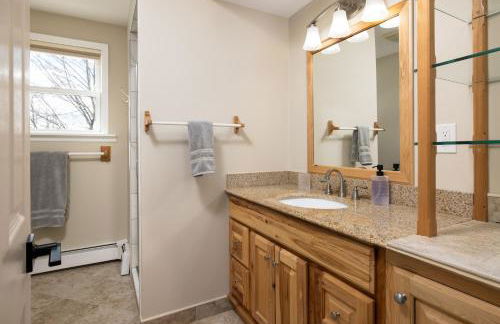 Lakefront Luxury at Stony Pointe - Foto 14