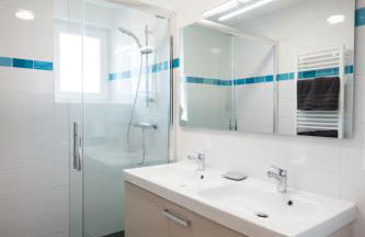 Tipoz'Immo - Maison de la Baie - vue mer et accès direct à la plage - animaux bienvenus - wifi inclus - linge inclus et lits faits - terrasse et jardin clos - parking gratuit - proche des commerces et des attractions touristiques - Foto 15