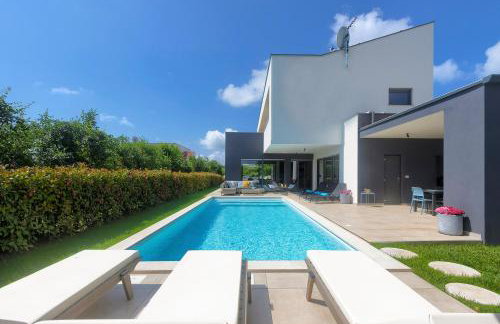 Luxury Villa Hedone with heated pool, welness and playground - Photo 53