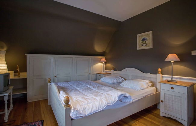 Beautiful Villa Near the Sea - Photo 23