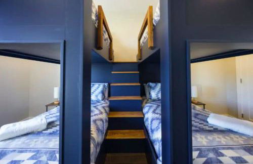 Luxury four-story Home with Rooftop views, 10min to Downtown! Sleeps 12! - Photo 14