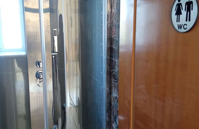 Agios Georgios - 2 Beds - Sleeps 5 - Free Parking - Foto 19