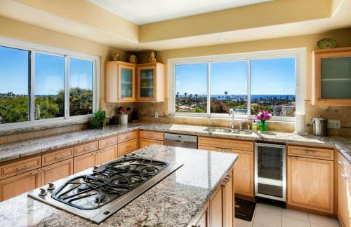 Oceanview Coastal Retreat in Redondo Beach - Foto 16