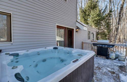 Lake Access and Private Hot Tub at Poconos Home! - Foto 3