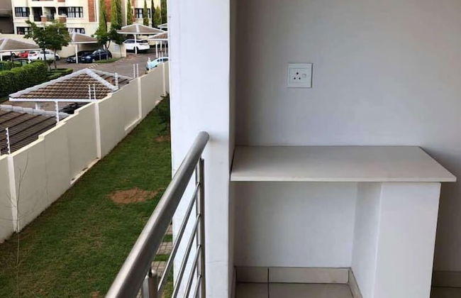 Stunning Apartment in Sandton - Photo 49