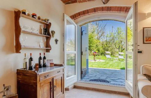 Gorgeous Home In Ferrere With Kitchen - Foto 8