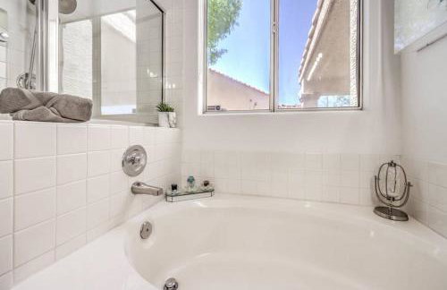 Family Fun for Everyone in Las Vegas- 4 Bedrooms, Billiards, Game Room - Photo 35