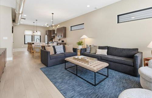 Brand New 5BR house & Carriage House near Downtown - Foto 2