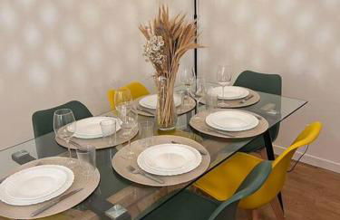 PARIS-MONTROUGE Magnifique appartement 3 pièces de 75m2 avec PARKING - très cosy pour 1 - 8 personnes refait à NEUF -ENTIRE APARTMENT LUXURIOUS AND WARM -Montrouge Paris 14ème - Proche Aéroport Orly Parc Expositions Porte de Versailles FREE WIFI GRATUIT - Foto 8