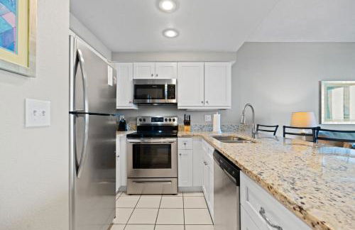 Seaside Splendor! 1BR Oasis with Private Oceanfront Balcony at Wyndham Oceanwalk - Foto 31