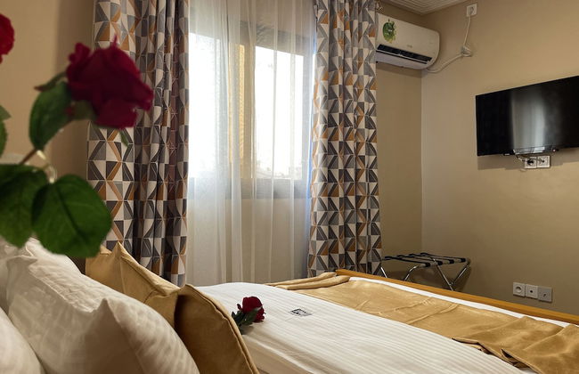 JPN SQUARE Douala - Foto 33