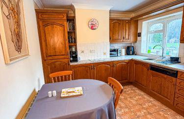 Three Bedroom Bungalow ideal for families or contractors Highbridge - Photo 13