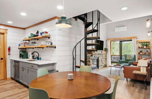 Renovated Ski In Out Condo King Bed Patio Grill - Foto 2