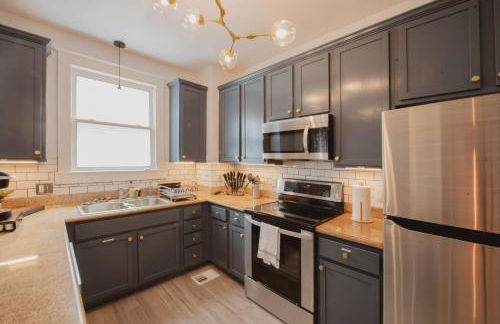 Newly Renovated 3BDR with Backyard Starland District - Foto 8