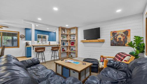 Evergreen Escape- Walk to Downtown & Boat/trailer Parking! - Foto 2