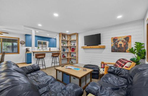 Evergreen Escape- Walk to Downtown & Boat/trailer Parking! - Foto 2