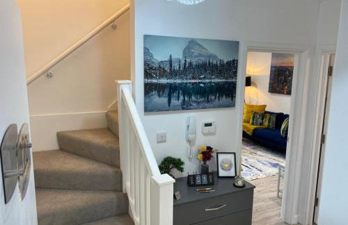 Charming 2- Bedroom Apartment - Photo 5