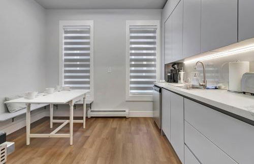 Spacious Central 4BR, Ski & Bike - Photo 20