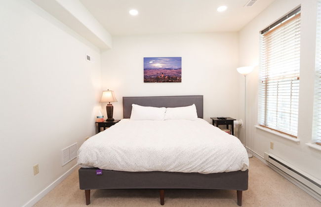 New Downtown Luxury Hideaway Skiing - Photo 6