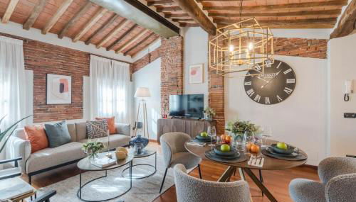Dorina Penthouse 2 bedrooms 2 bathrooms in Lucca - Foto 2