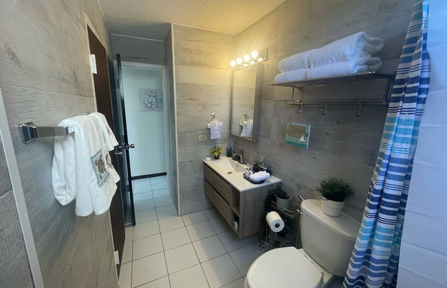 Ocean View 2 Bed 1 Bath 2 Parkings Pool - Photo 15