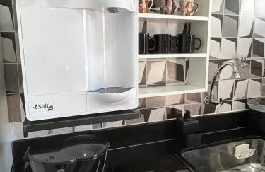 Apto a 100 metros da PRAIA com PISCINA, SAUNA e ESTACIONAMENTO - Foto 7