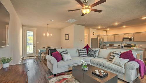 College Station Townhome with Furnished Patio! - Foto 4
