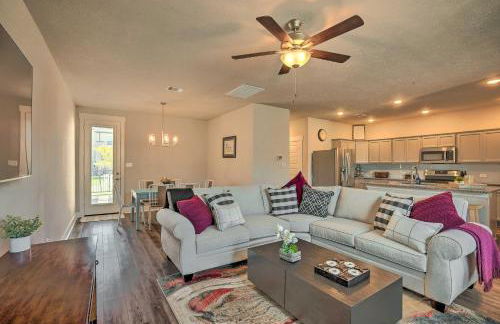 College Station Townhome with Furnished Patio! - Foto 4